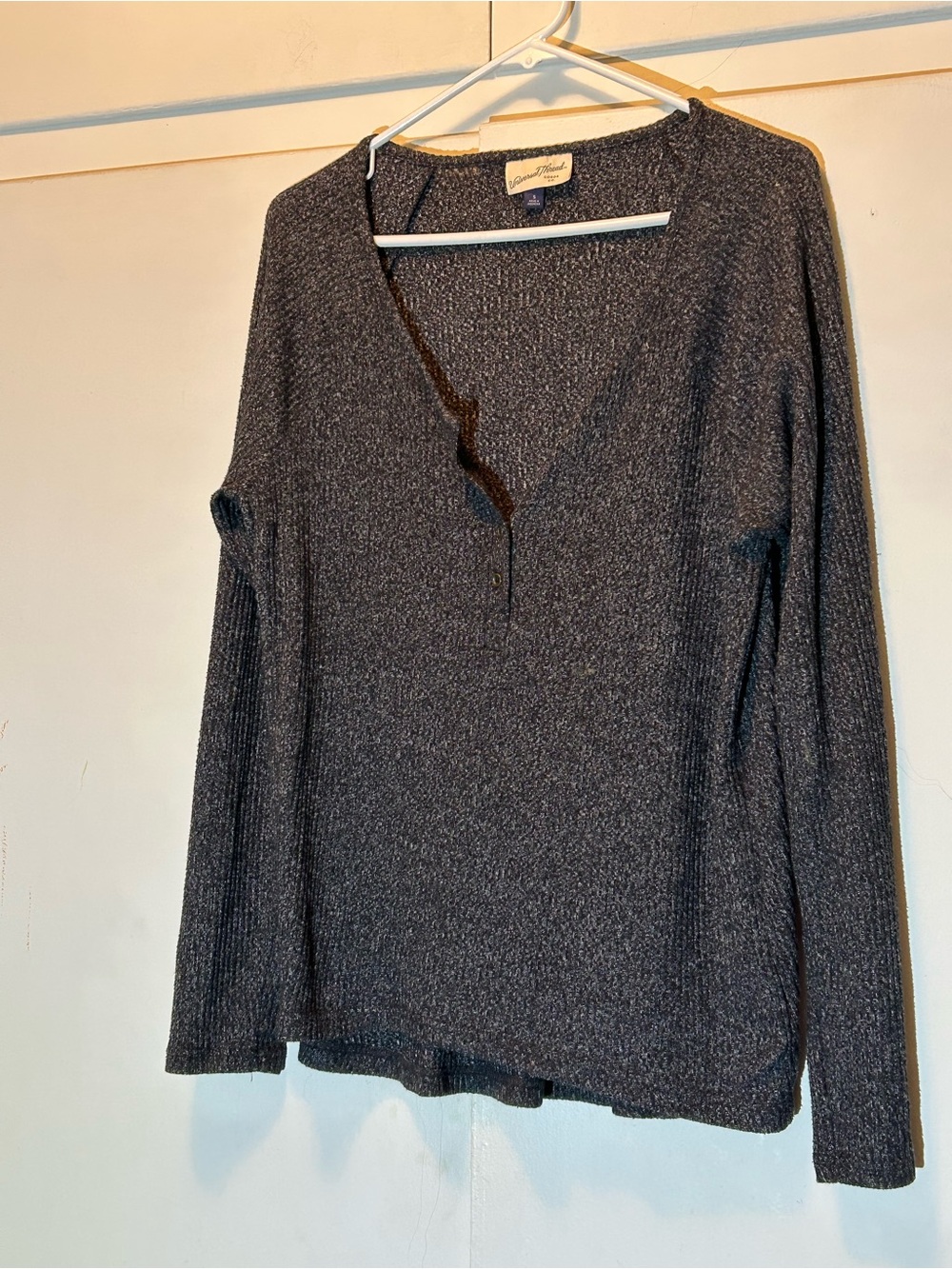 Universal Thread Women’s V-Neck Sweater - Charcoal
